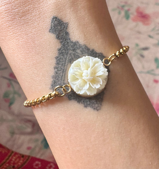Bloom of Devotion (Adjustable) Gold